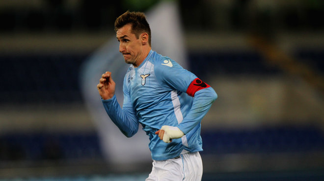 迈阿密国际主场优势分析：决赛单场定胜负，主场草皮契合战术发挥（迈阿密国际主场加成解读：决赛一战定冠军，草皮条件更匹配战术执行）