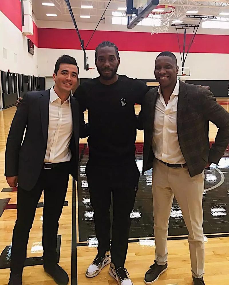 国足未来第一左后卫：华裔球星90万欧转会费登陆波兰联赛！（华裔球星90万欧赴波兰联赛，被看好成国足未来第一左后卫）