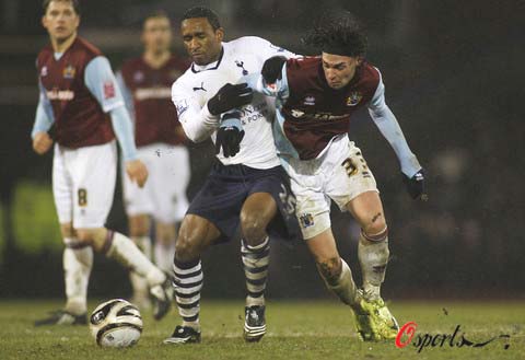 成魔咒？此前取得NBA杯冠军的雄鹿和湖人均在次年止步小组赛（魔咒应验？曾夺NBA季中锦标冠军的雄鹿、湖人次年均小组出局）