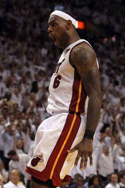 欧文快攻上篮制胜（欧文快攻上篮锁定胜局）