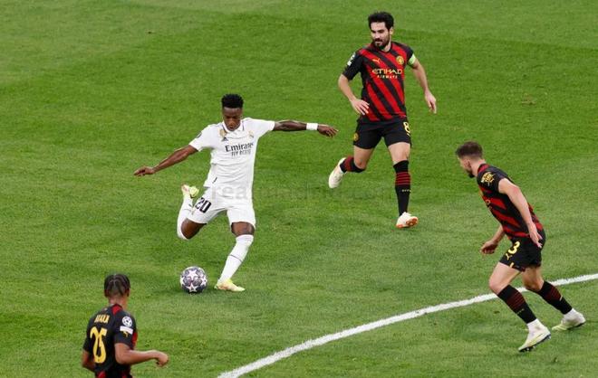 充满艰辛的 充满艰辛的